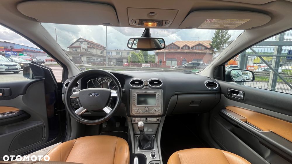 Ford Focus CC 2.0 16V Titanium - 8
