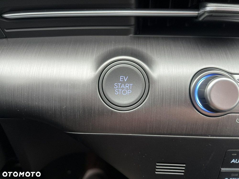 Hyundai Kona 64kWh Executive - 33