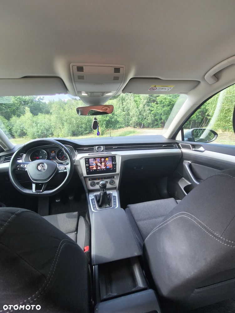 Volkswagen Passat 2.0 TDI SCR Comfortline - 4