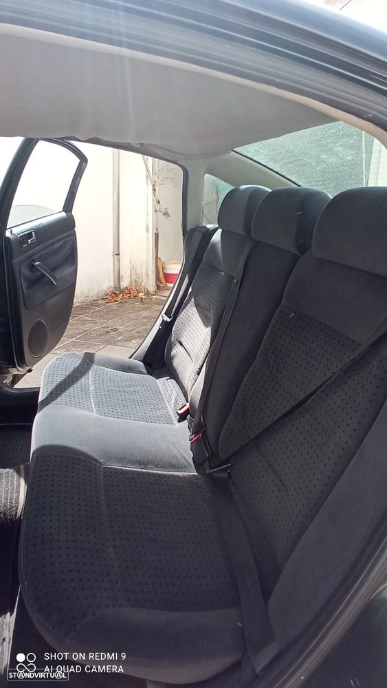 VW Passat 1.9 TDi Confortline - 16