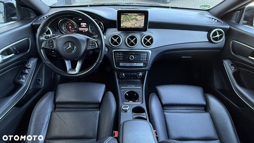 Mercedes-Benz CLA 200 7G-DCT Urban - 6