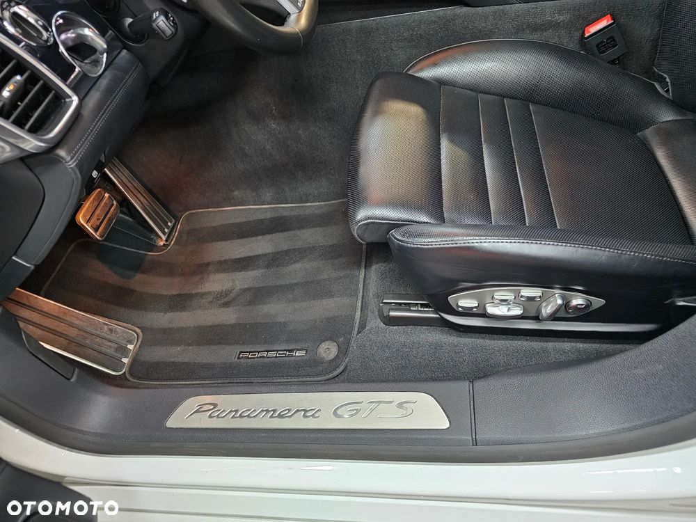 Porsche Panamera GTS - 15