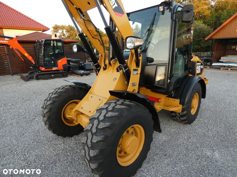 Caterpillar CAT 906H2 Z Niemiec / SZYBKA SKRZYNIA 35KM/H / Super Stan / - 32