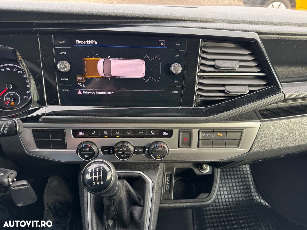 Volkswagen Multivan - 24