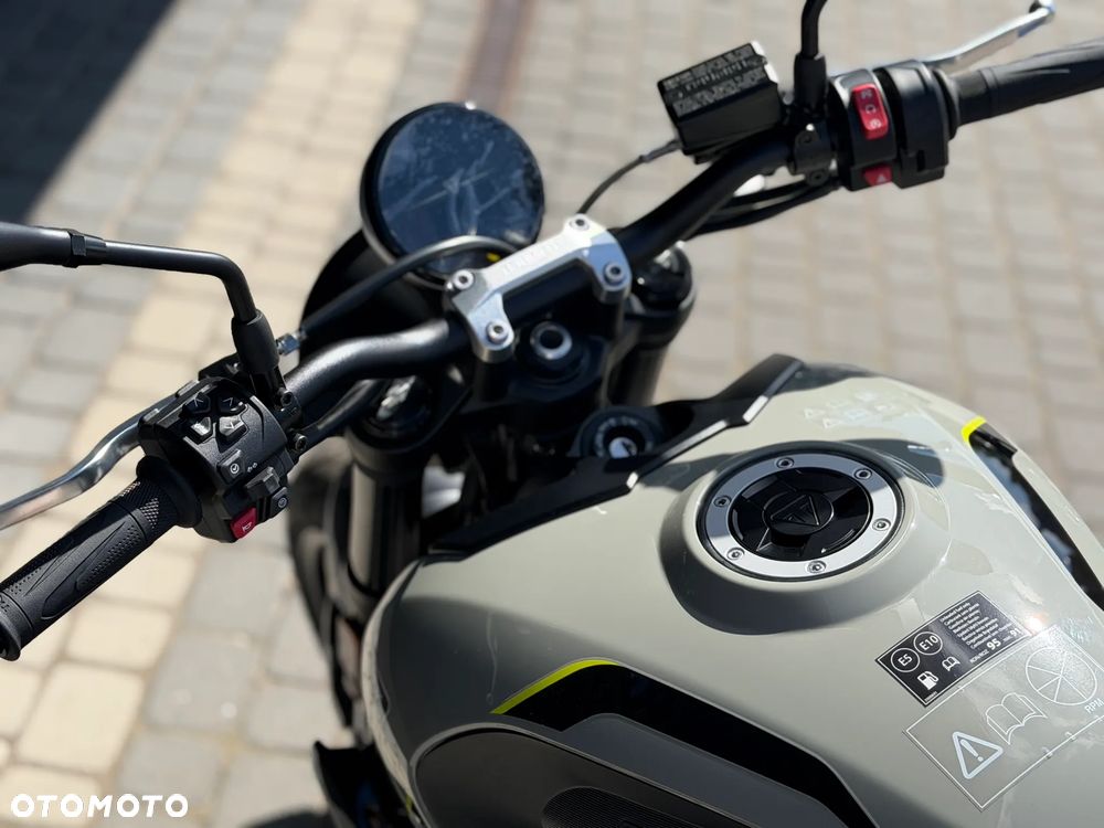 Triumph Trident - 10