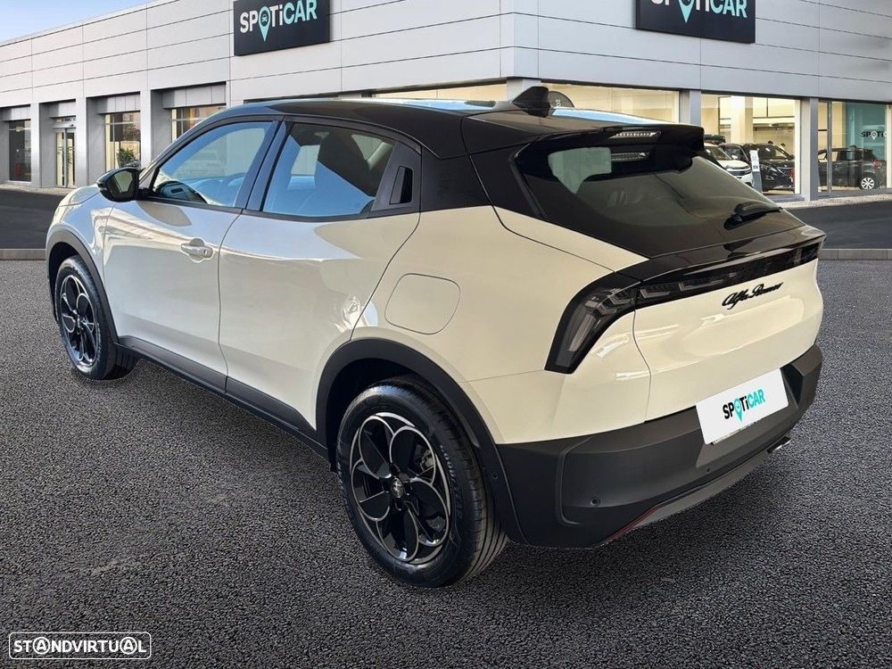 Alfa Romeo Junior 1.2 eDCT6 - 7