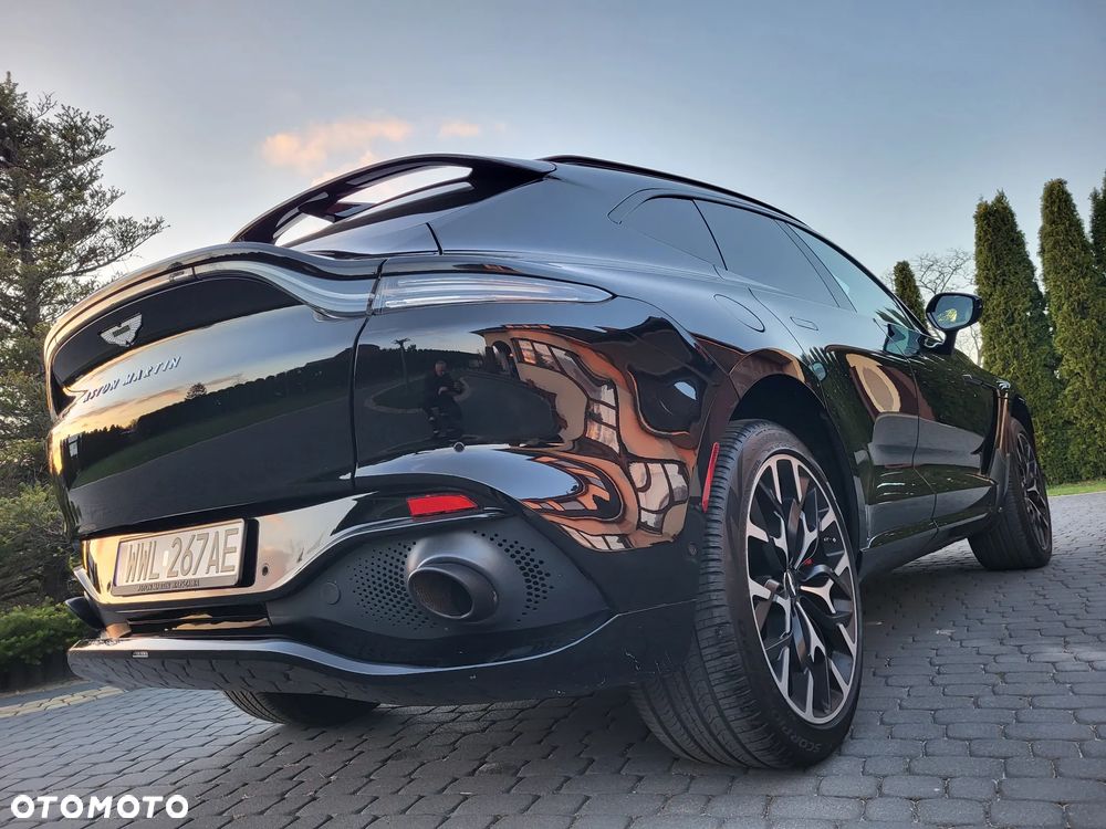 Aston Martin DBX - 31