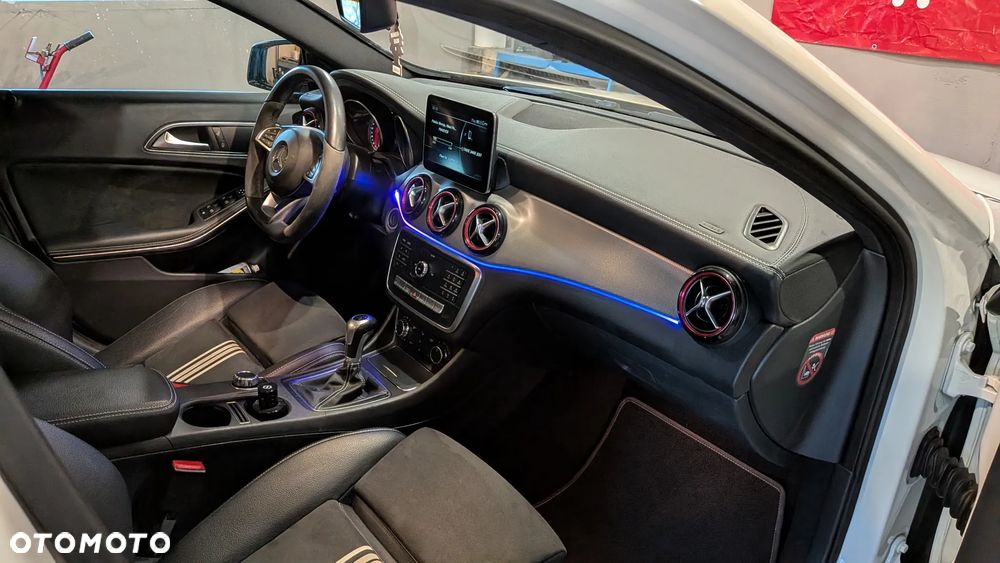 Mercedes-Benz Klasa A 180 AMG Line - 19