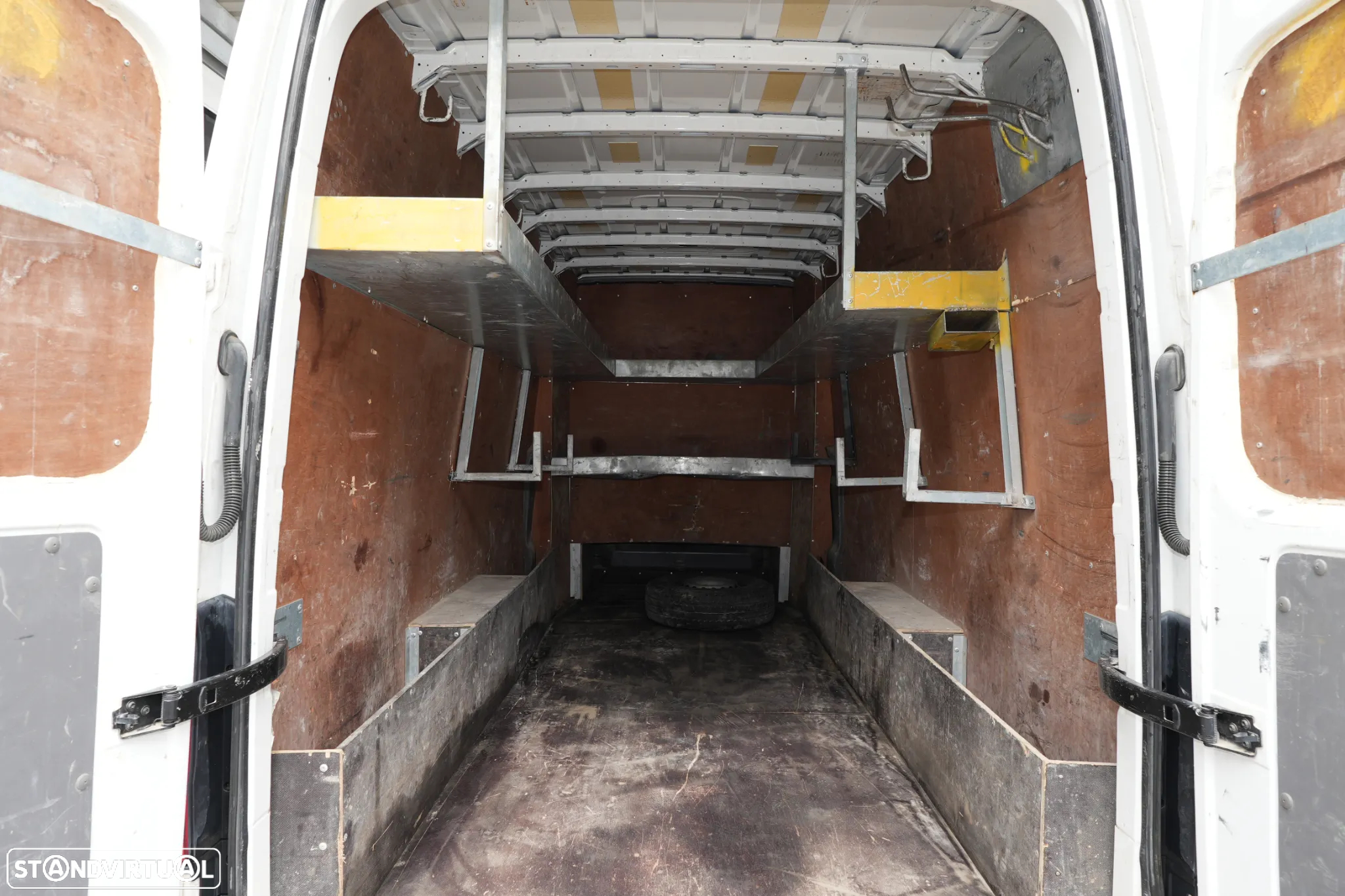 VW Crafter 7Lugares Maxi Longa 2.0TDI 180cv - 7