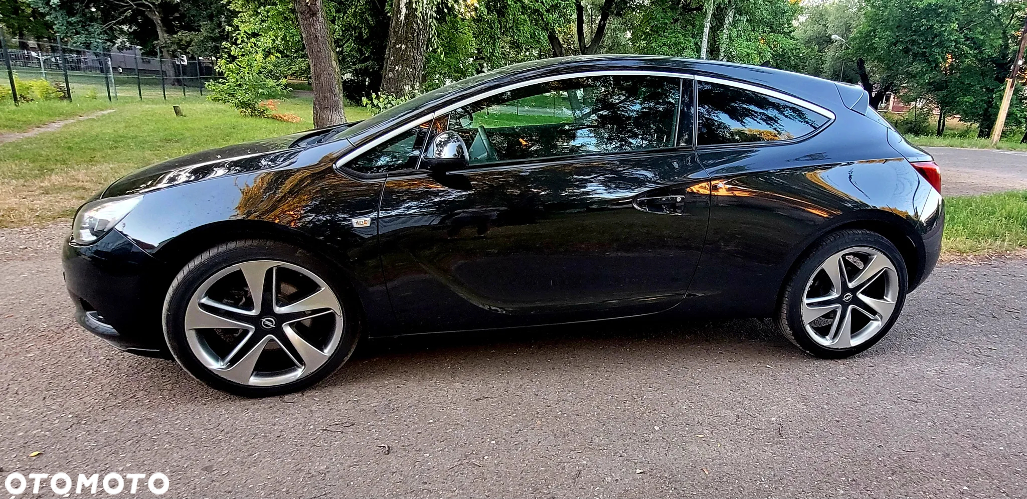 Opel Astra GTC 1.4 Turbo - 3