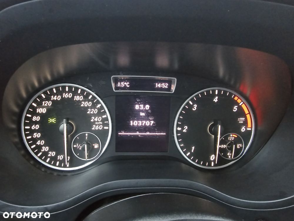 Mercedes-Benz Klasa B 180 d BlueEFFICIENCY Edition Style - 26