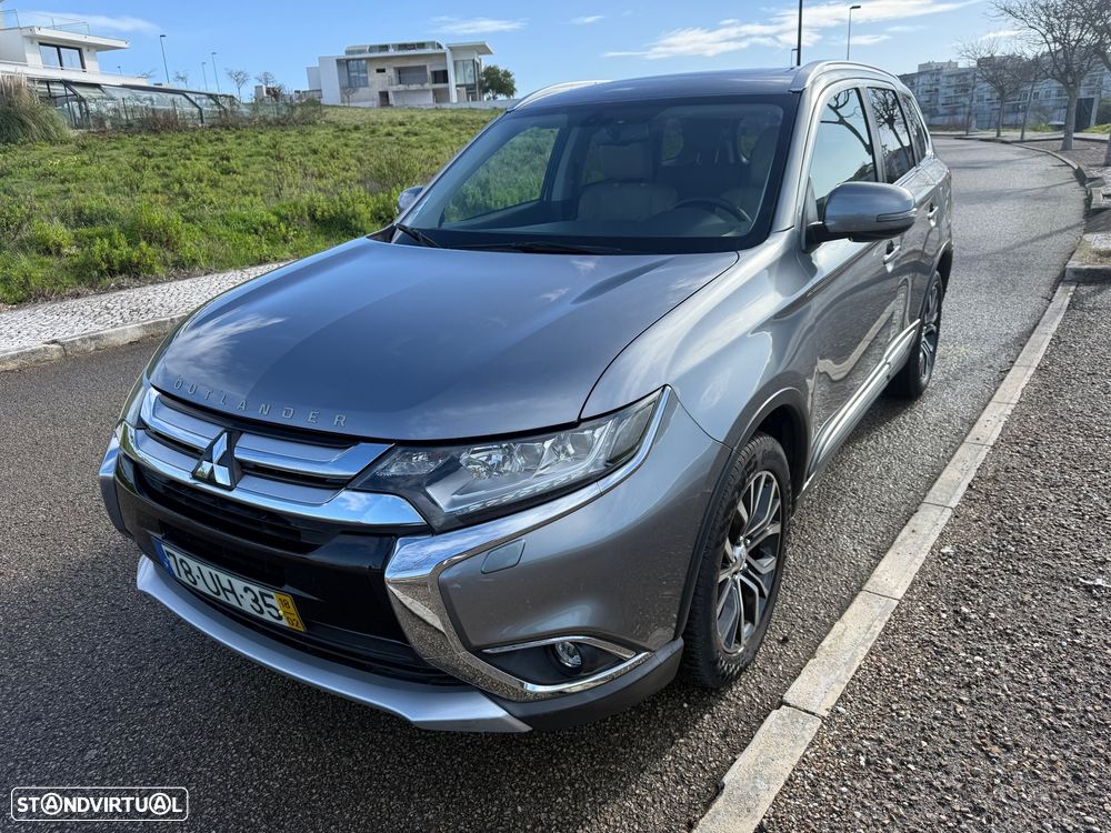 Mitsubishi Outlander 2.2 DI-D Intense+ - 1