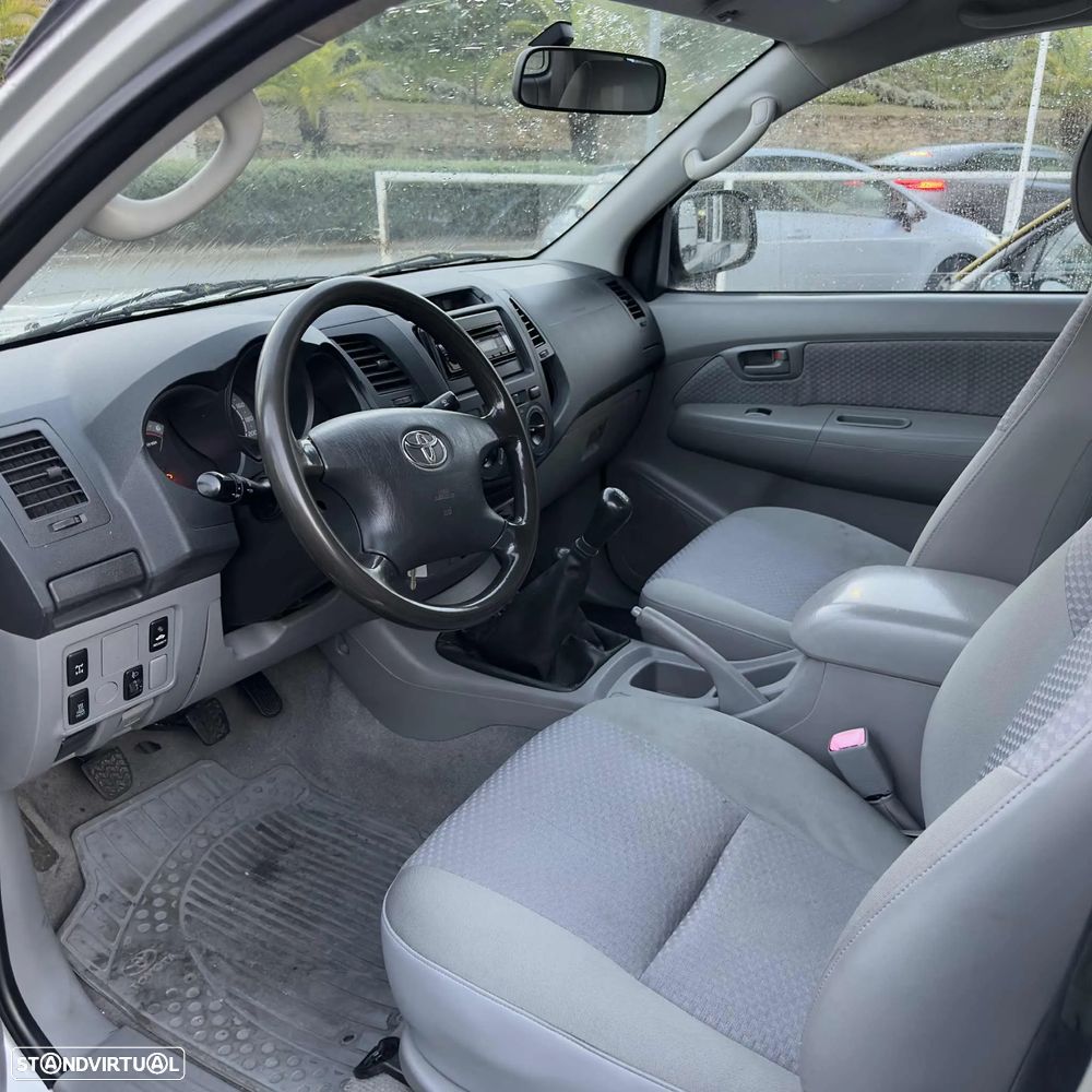 Toyota Hilux 2.5 D-4D CE - 20