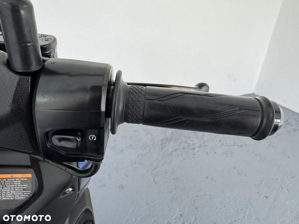 Yamaha NMAX - 22