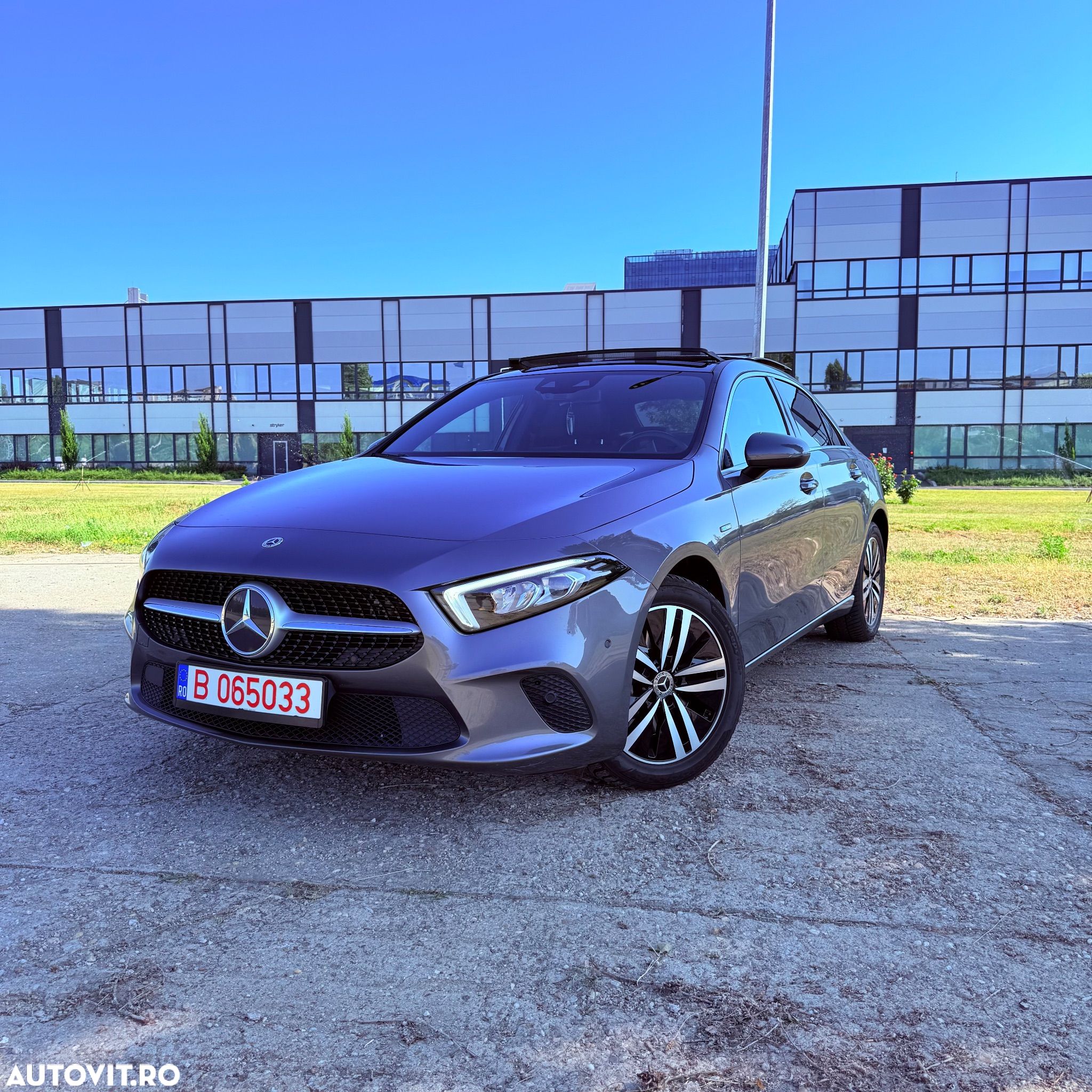 Mercedes-Benz A 200 4Matic 8G-DCT Edition 2021 - 1