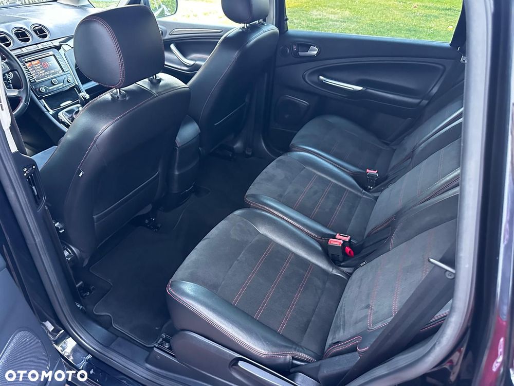Ford S-Max - 31