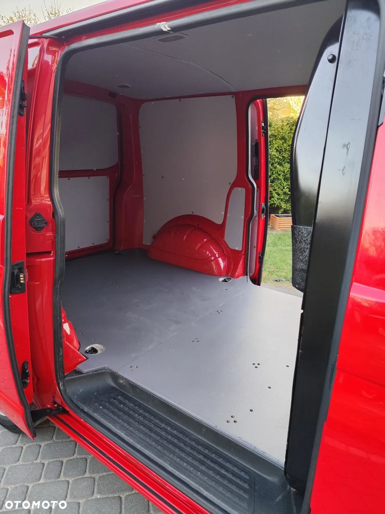 Volkswagen Transporter - 11