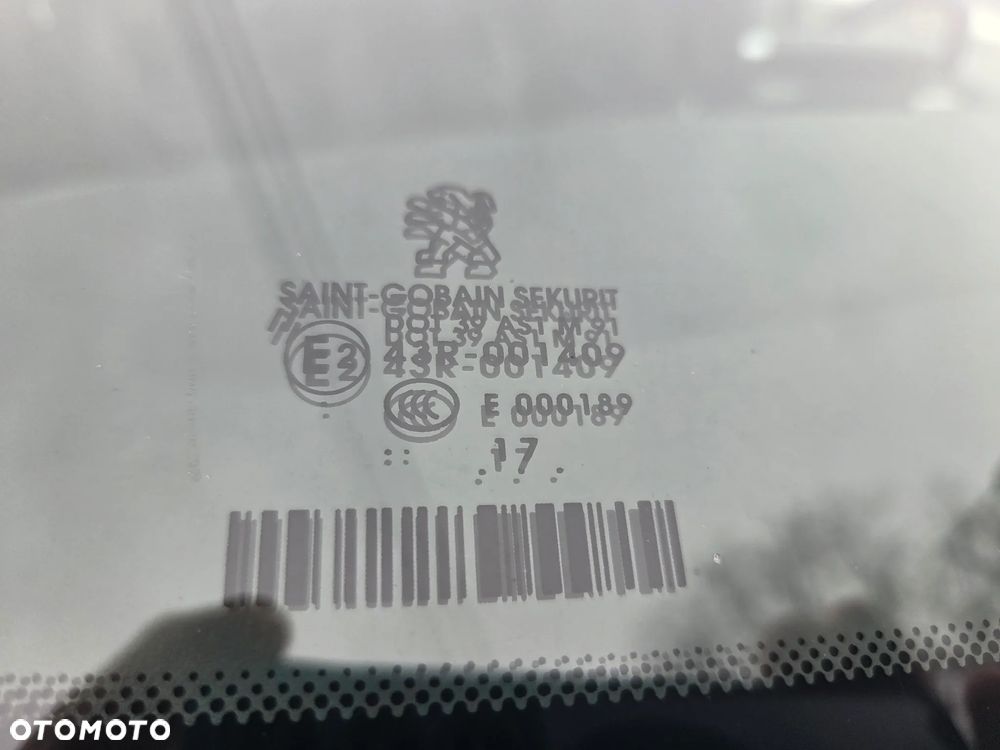 Peugeot 2008 1.2 Pure Tech Style EU6 - 24