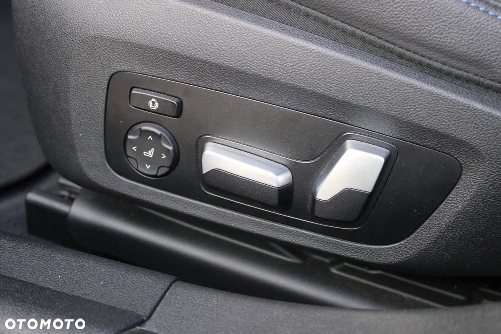 BMW Seria 3 320i xDrive M Sport - 12