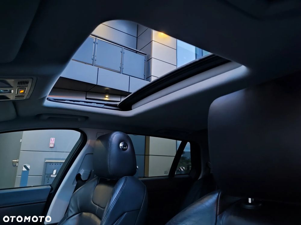 Jaguar XF 2.2 D R-Sport - 23