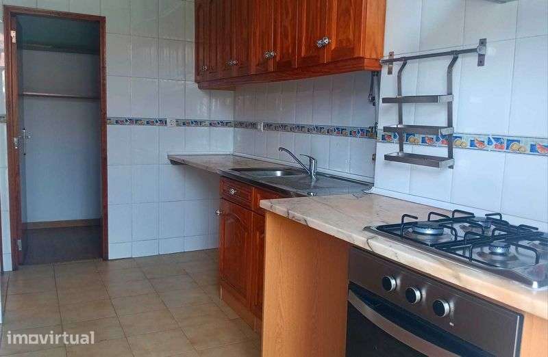 Excelente apartamento T2 no centro de Alcântara - Grande imagem: 5/12