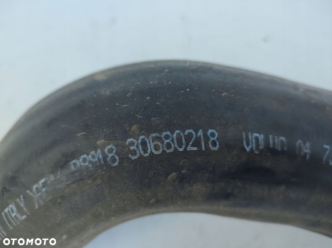Rura dolot przewód intercoolera VOLVO V70 II 2.4D 30680218 - 2