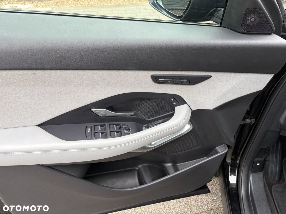 Jaguar E-Pace D165 AWD R-Dynamic S - 16