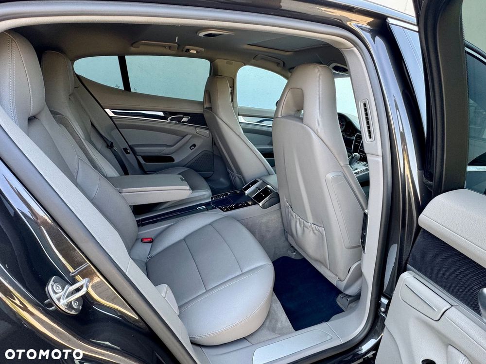 Porsche Panamera 4S PDK - 8
