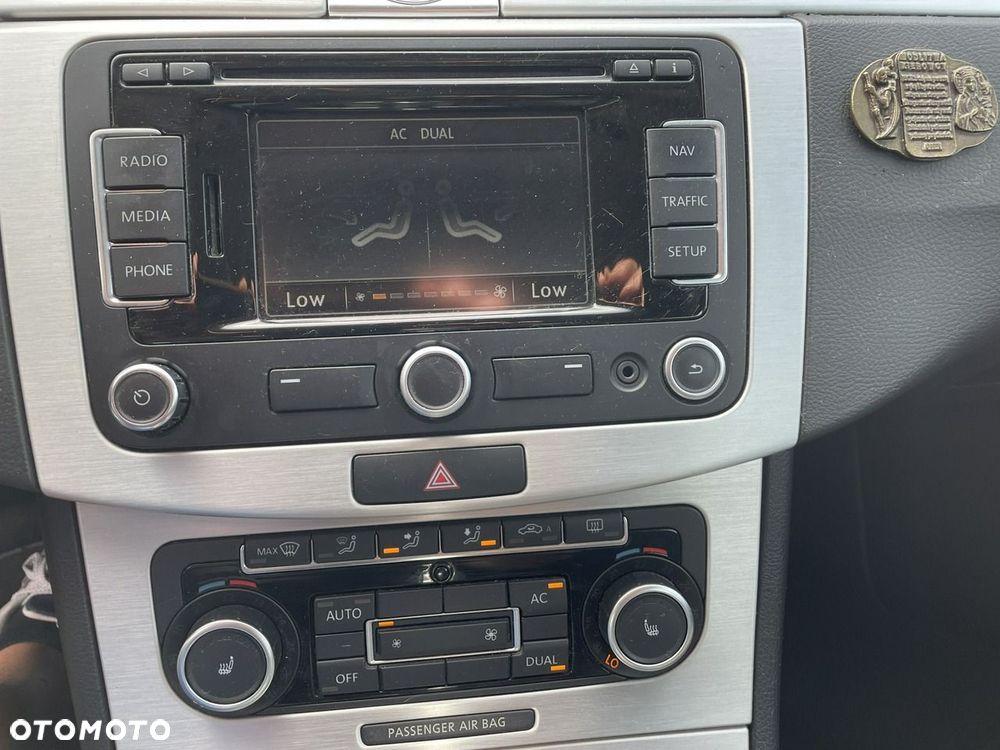 Volkswagen Passat - 9