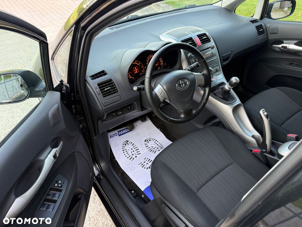 Toyota Auris - 15
