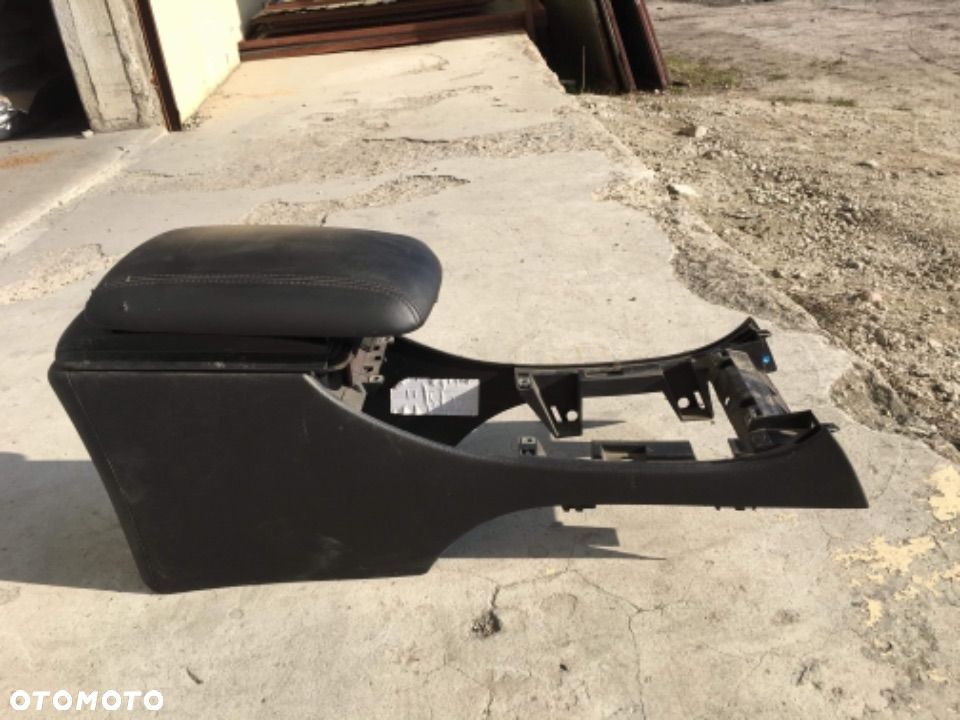 PEUGEOT 607  PODŁOKIETNIK tunel środkowy tel 694655555 - 2