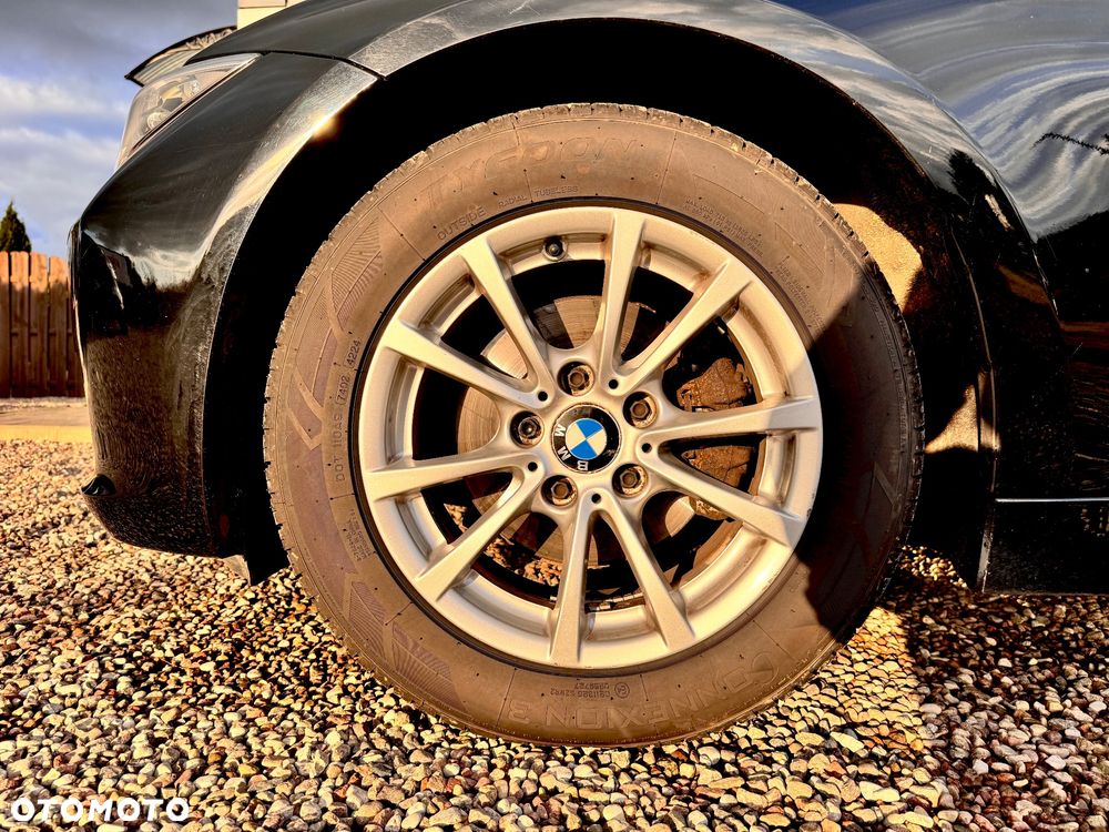 BMW Seria 3 320i Touring - 15