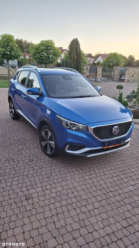 MG ZS - 1
