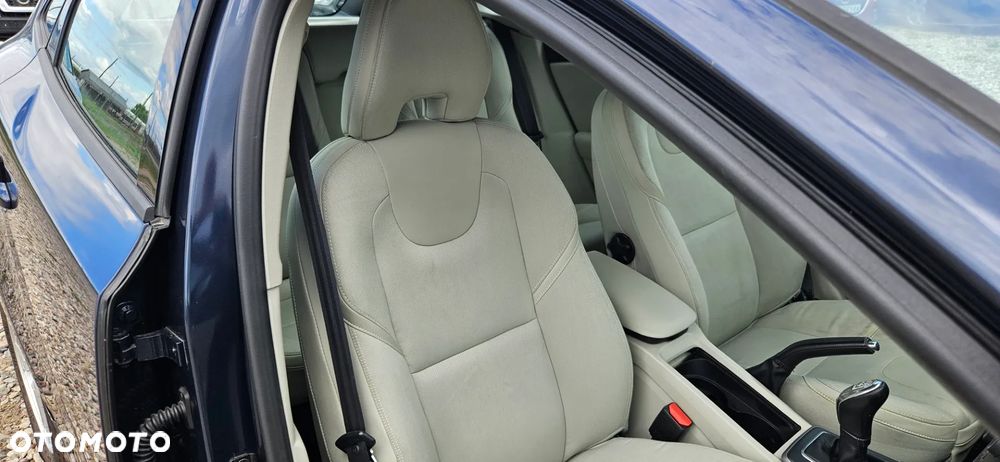 Volvo V40 T3 - 28