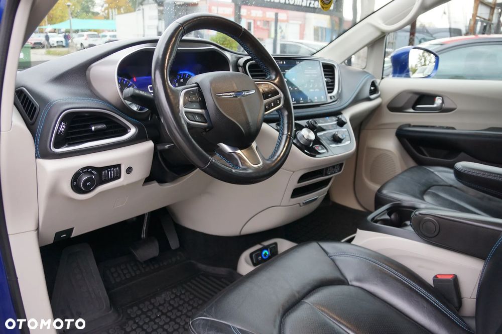 Chrysler Pacifica - 21