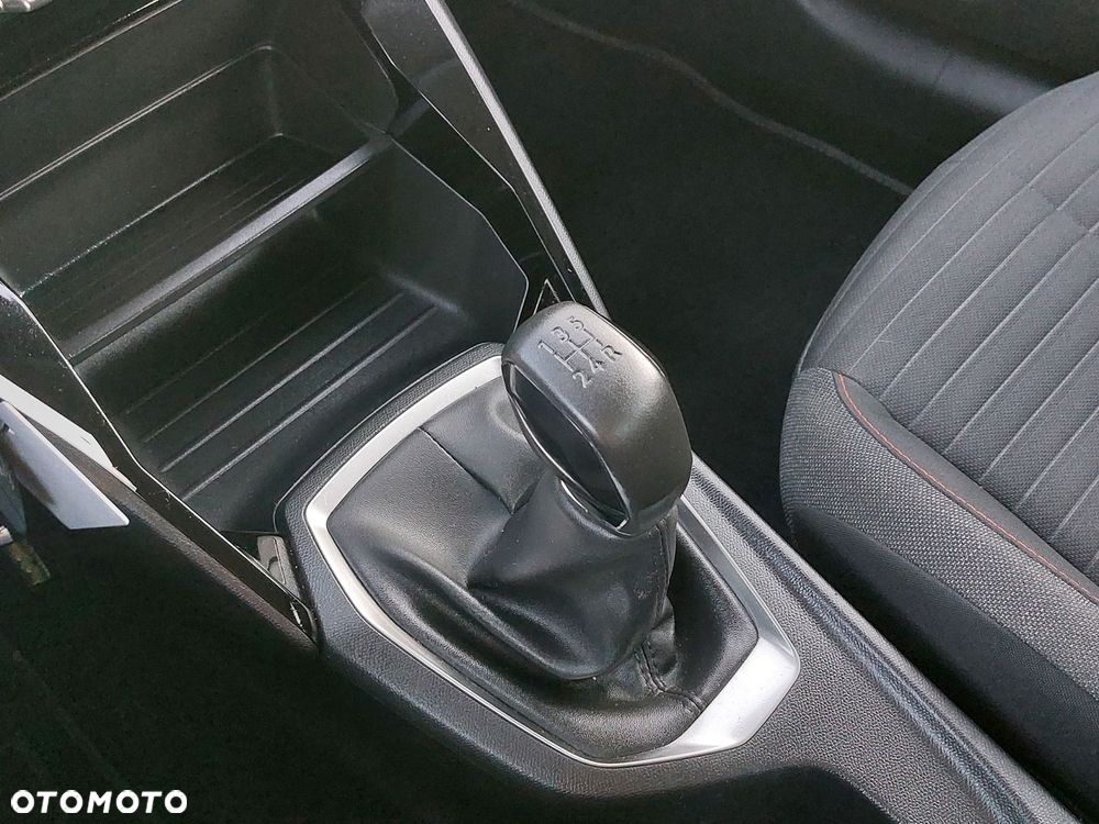 Peugeot 208 - 7