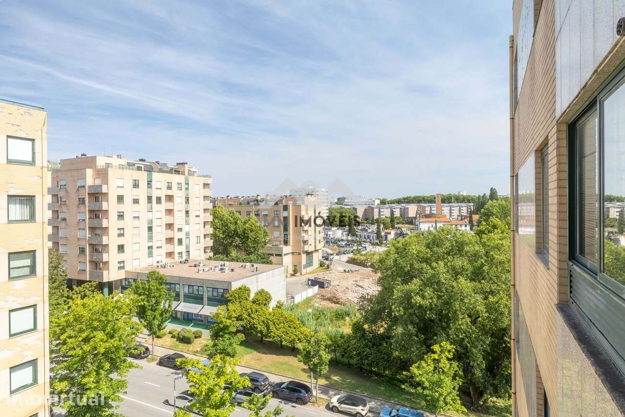 Apartamento T3 | Arrendamento | Pinheiro Manso | Mobilado | Varanda | - Grande imagem: 2/25