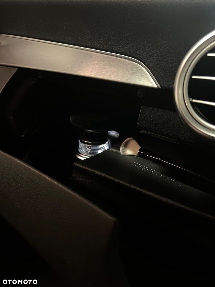 Mercedes-Benz Klasa C 300 7G-TRONIC - 13