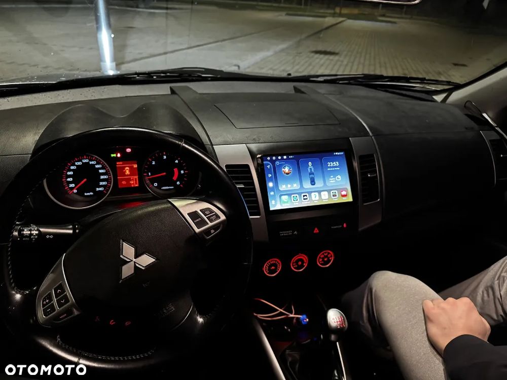 Mitsubishi Outlander 2.2 DID Intense + - 6