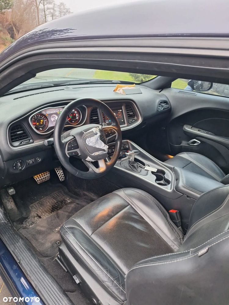 Dodge Challenger - 18