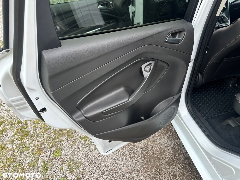 Ford Kuga 1.6 EcoBoost 2x4 Titanium - 21