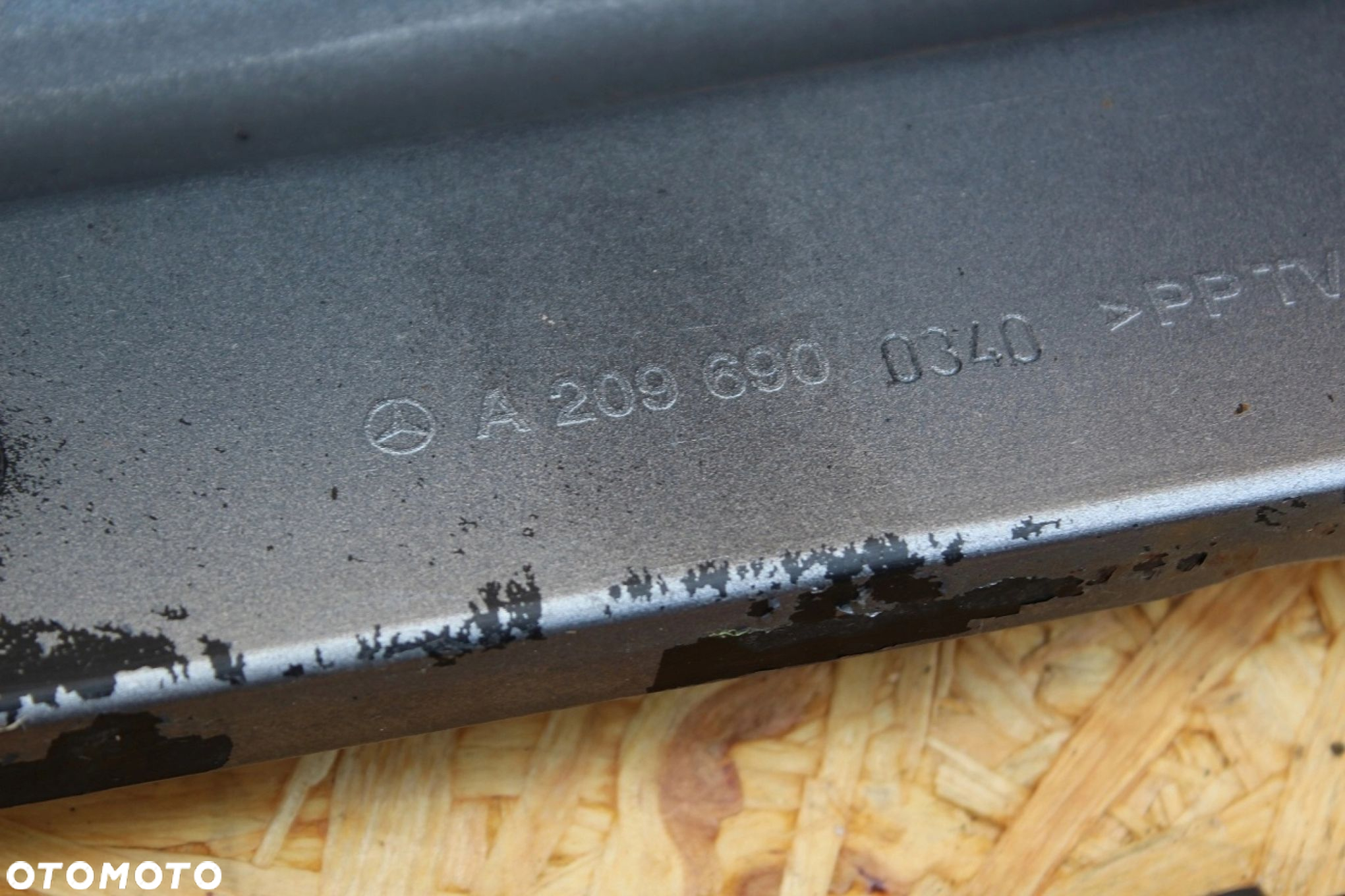 Nakładki na progi Mercedes w209 CLK Kolor C723 - 8