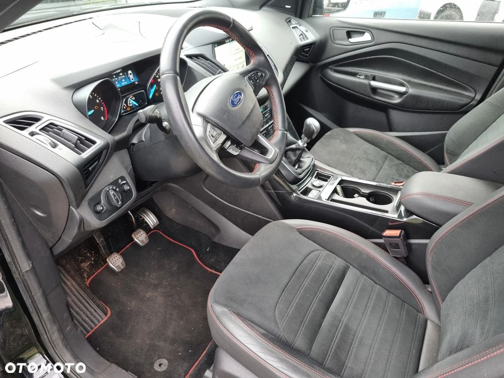 Ford Kuga 1.5 EcoBoost 2x4 ST-Line - 17