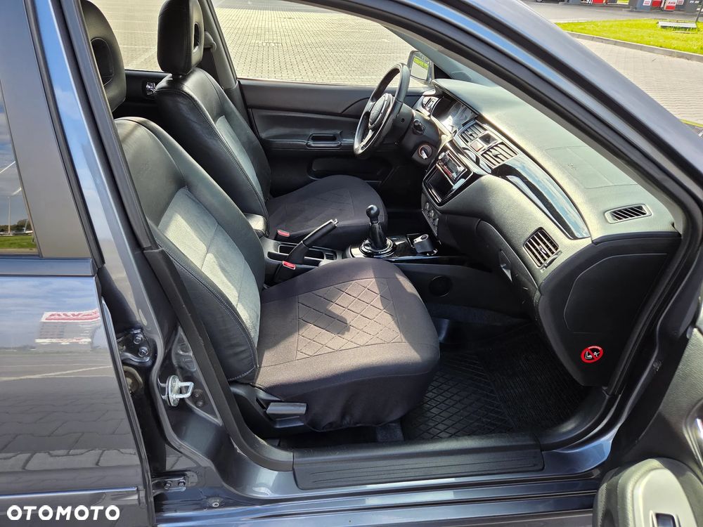 Mitsubishi Lancer 2.0 Sport - 13