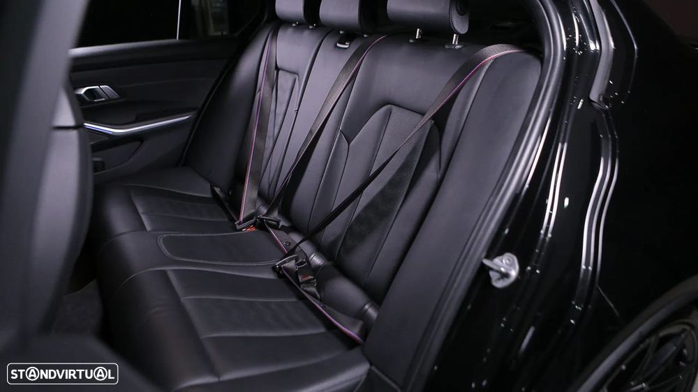 BMW M3 Competition - 38