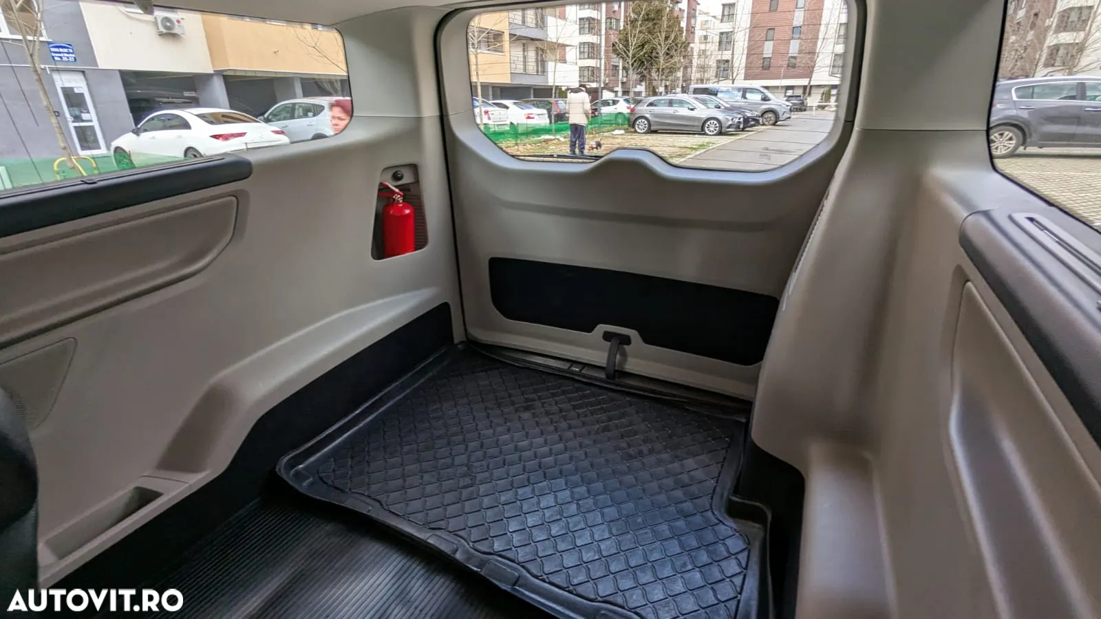 Ford Tourneo Custom Bus 320 2.0 EcoBlue 185 CP L2H1 Titanium X Aut. - 5