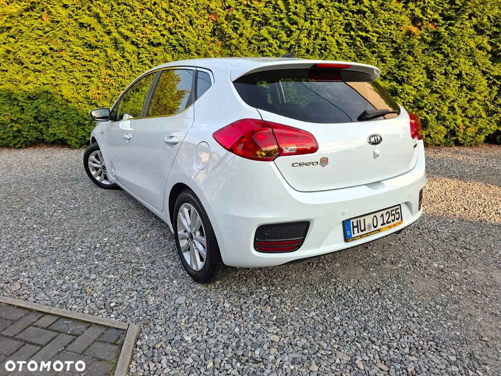 Kia Ceed 1.4 CVVT Dream Team Edition - 39