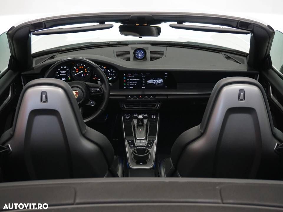 Porsche 911 Carrera Cabriolet PDK - 12