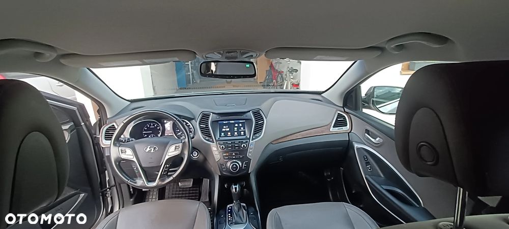 Hyundai Grand Santa Fe - 8