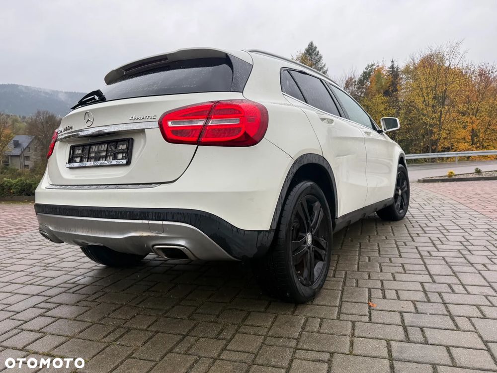 Mercedes-Benz GLA 200 (CDI) d 4Matic 7G-DCT - 7